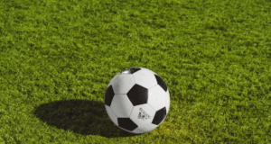 Advíncula rompe el silencio sobre su posible llegada a Alianza Lima