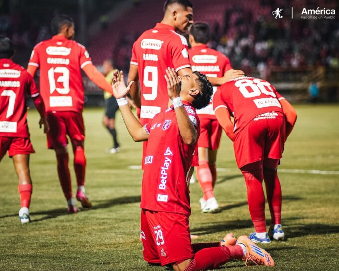América de Cali con Luis Ramos ganó a Boyacá Chicó 2-0 y se mete -por ahora- a los Cuadrangulares Finales