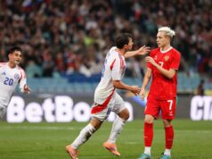 Chile derrotó a Rusia 2-0 en Sochi con goles de Suazo y Brereton. Martes juega ante Perú