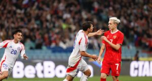 Chile derrotó a Rusia 2-0 en Sochi con goles de Suazo y Brereton. Martes juega ante Perú