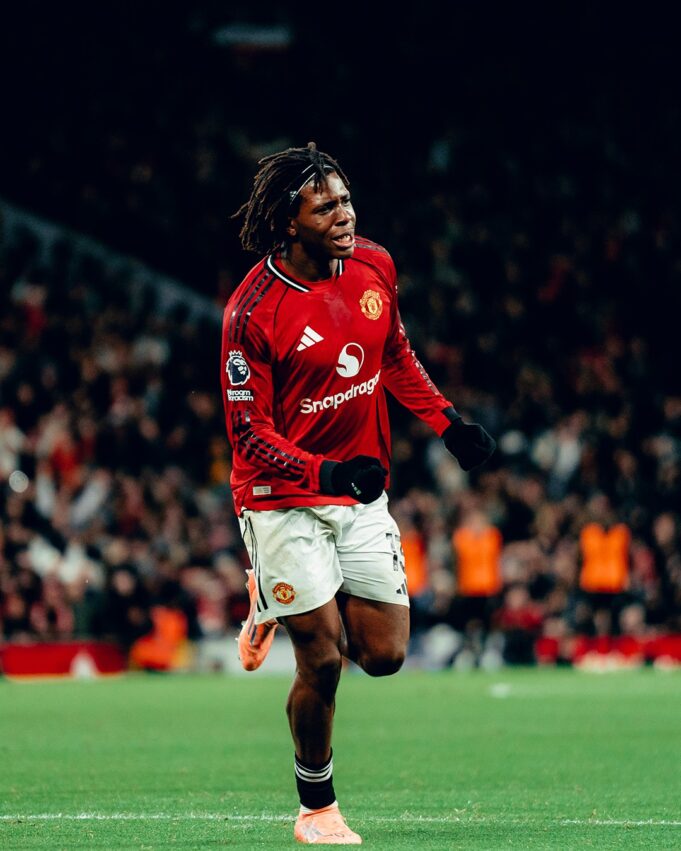 Manchester United volvió a sonreír en la Premier League al vencer a Newcastle 1-0