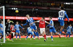 Arsenal firme en la punta de la Premier League tras ganarle en casa al Brighton 2-1