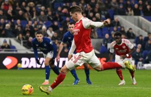 Arsenal mantiene liderazgo de la Premier League al superar 1-0 a Everton como visitante