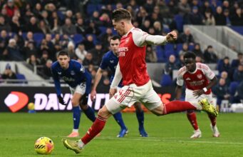 Arsenal mantiene liderazgo de la Premier League al superar 1-0 a Everton como visitante