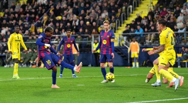 Líder Barcelona le ganó al Villarreal por 2-0 de visitante y mantuvo los cuatro puntos sobre el Real Madrid