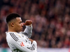 Real Maadrid goleó al Athletic Club 3-0 y sigue a un punto del líder Barcelona en la Liga de España