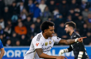 Real Madrid superó al Alavés 2-1 con goles de Mbappé y Rodrygo. Cortó dos derrotas seguidas