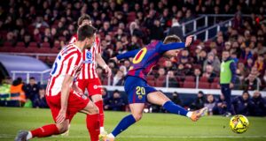 Barcelona le ganó al Atlético de Madrid 3-1 y sigue firme en la punta de la Liga de España