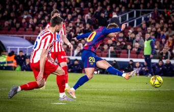 Barcelona le ganó al Atlético de Madrid 3-1 y sigue firme en la punta de la Liga de España