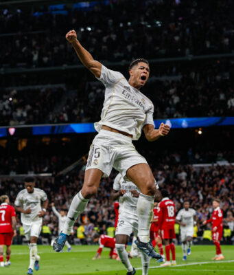 Real Madrid venció al Sevilla 2-0 y se acercó al líder Barcelona en la Liga de España