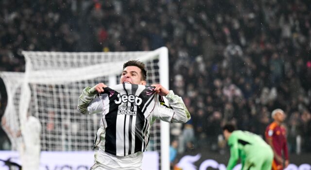 Juventus venció a la Roma 2-1 de local y se acercó a los líderes del Calcio Italiano