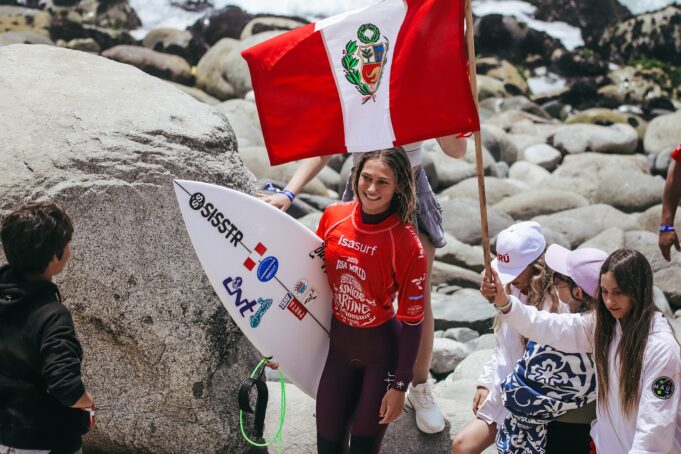 Catalina Zariquiey se proclamó subcampeona mundial en el torneo Junior ISA 2025 en Punta Rocas