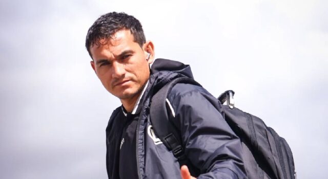 Jairo Vélez deja Universitario y jugará por Alianza Lima la temporada 2026
