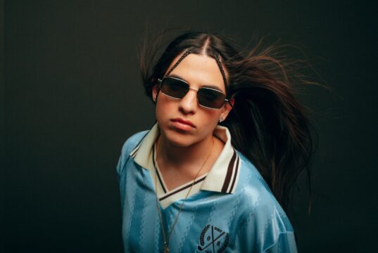 Cantante nacional Atina prepara colaboración con Bacanos para este 2026