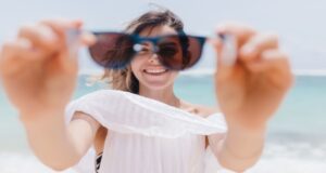 El sol del verano 2026 puede dañar tu vista: estas recomendaciones pueden evitarlo