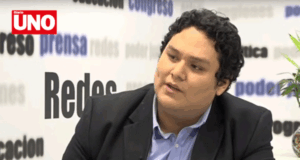 Enrique Valderrama arrasa en internas del Apra y se encamina a liderar el partido rumbo al 2026