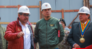 Jerí recorre obra de salud en Cusco y recibe las llaves de la ciudad