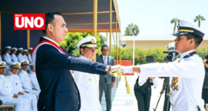 Jerí ratifica fondos para Marina de Guerra en ceremonia de graduación de alféreces