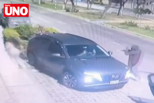 Encapuchados asaltan a pareja y se llevan camioneta en Santa Catalina