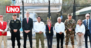 Perú y EE.UU. incineran 8.8 toneladas de droga en operación conjunta contra el narcotráfico