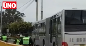 Chofer del Metropolitano muere tras descompensación: bus sin control derriba vallas en Chorrillos