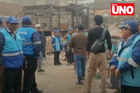 Municipalidad interviene almacén clandestino en Mesa Redonda con mercadería navideña