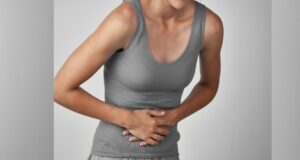 Dolor abdominal recurrente tras las fiestas navideñas: la señal que podría indicar más que una simple irritación