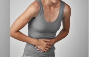 Dolor abdominal recurrente tras las fiestas navideñas: la señal que podría indicar más que una simple irritación