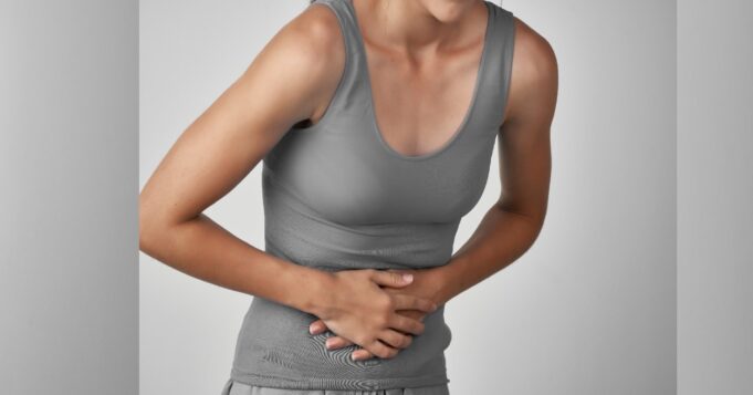 Dolor abdominal recurrente tras las fiestas navideñas: la señal que podría indicar más que una simple irritación