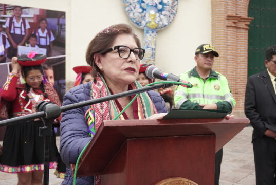 Minedu inicia en el Cusco distribución de más de un millón de kits escolares en todo el Perú