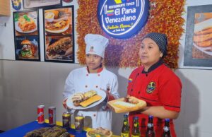 El Pana Venezolano vive el gran boom navideño en Santa Anita con sus hallacas y sabores tradicionales