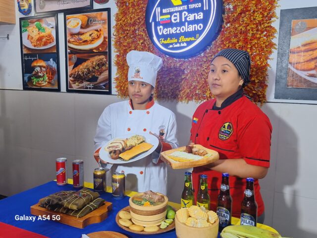 El Pana Venezolano vive el gran boom navideño en Santa Anita con sus hallacas y sabores tradicionales