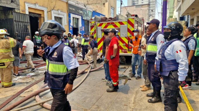 LA VICTORIA: INCENDIO CÓDIGO 2 ES CONTROLADO SIN PÉRDIDAS HUMANAS