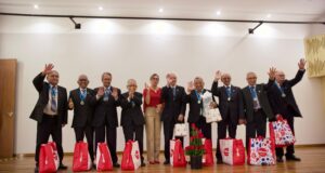 Surquillo: más de 100 adultos mayores se lucen en concurso de villancicos