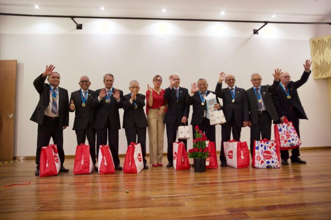 Surquillo: más de 100 adultos mayores se lucen en concurso de villancicos