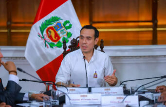 Docentes universitarios piden que presidente Jeri firme ley que reconoce experiencia en profesores