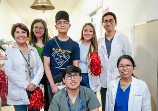 HOSPITAL GUILLERMO ALMENARA: Adolescente de 15 años derrota el cáncer