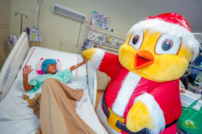 Roky’s comparte alegría a menores pacientes del Hospital del Niño