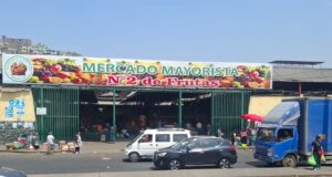 Sentencia en suspenso: la justicia vuelve a postergarse en el Mercado de Frutas