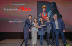 Minedu: estudiantes y egresados de secundaria podrán acceder a 400 mil becas virtuales