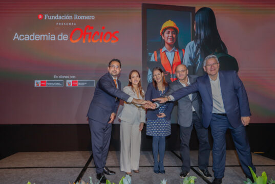 Minedu: estudiantes y egresados de secundaria podrán acceder a 400 mil becas virtuales