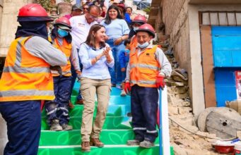 Ministra del Midis supervisó mantenimiento de escaleras en asentamientos humanos