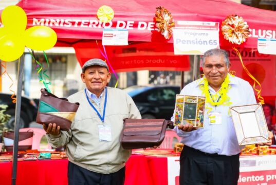 Midis promueve emprendimientos de usuarios de programas sociales en gran feria de San Juan de Lurigancho