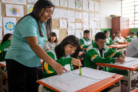 Minedu reconoce a maestros de 22 regiones que transforman la educación del país