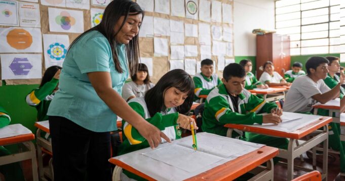 Minedu reconoce a maestros de 22 regiones que transforman la educación del país