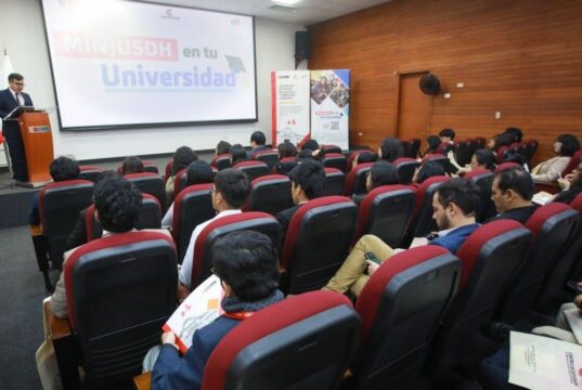 Ministerio de Justicia capacitó a más de 701 000 ciudadanos en derechos humanos y justicia