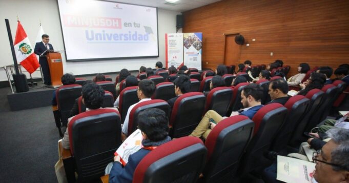 Ministerio de Justicia capacitó a más de 701 000 ciudadanos en derechos humanos y justicia