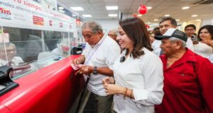 Midis: ministra Lesly Shica supervisa el inicio del pago de la subvención de Pensión 65