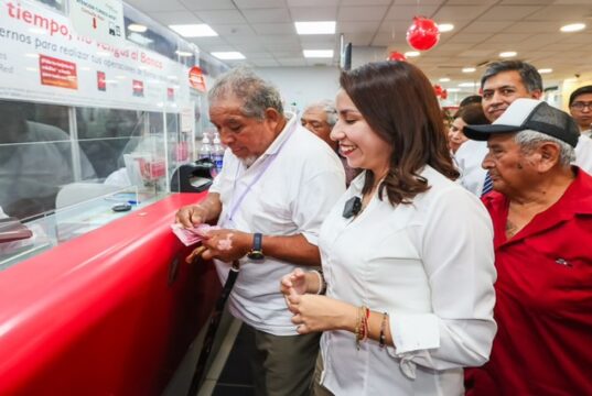 Midis: ministra Lesly Shica supervisa el inicio del pago de la subvención de Pensión 65