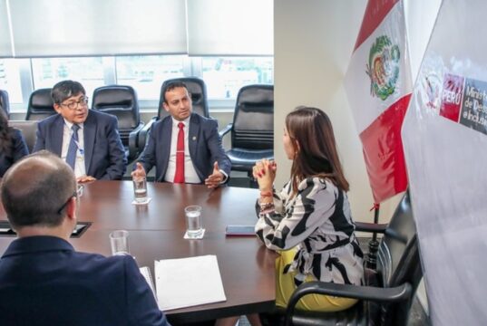 Midis promoverá formalización de emprendimientos de usuarias de sus programas sociales